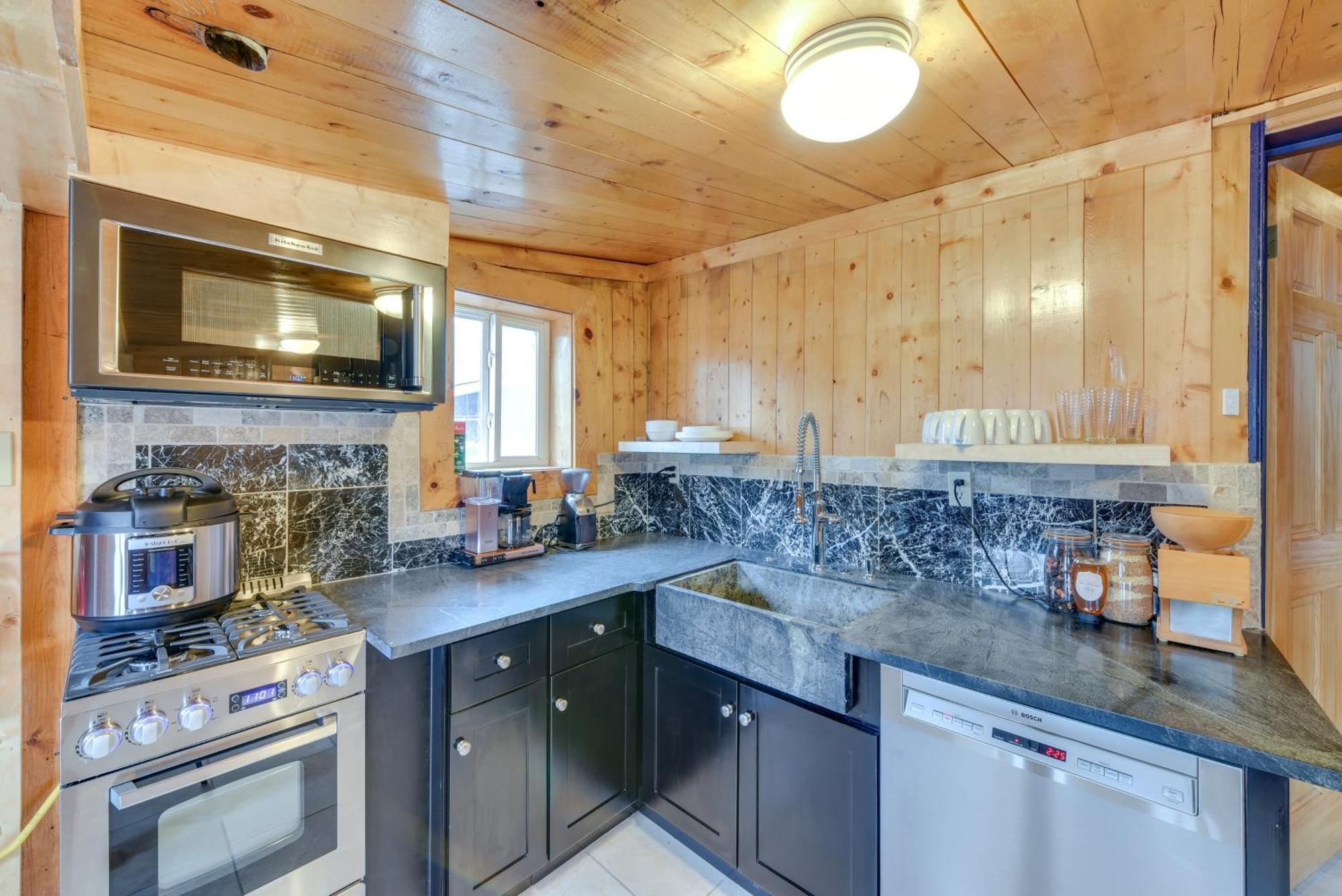 Downtown Salida Cottage With Fireplace And Yard! Bagian luar foto