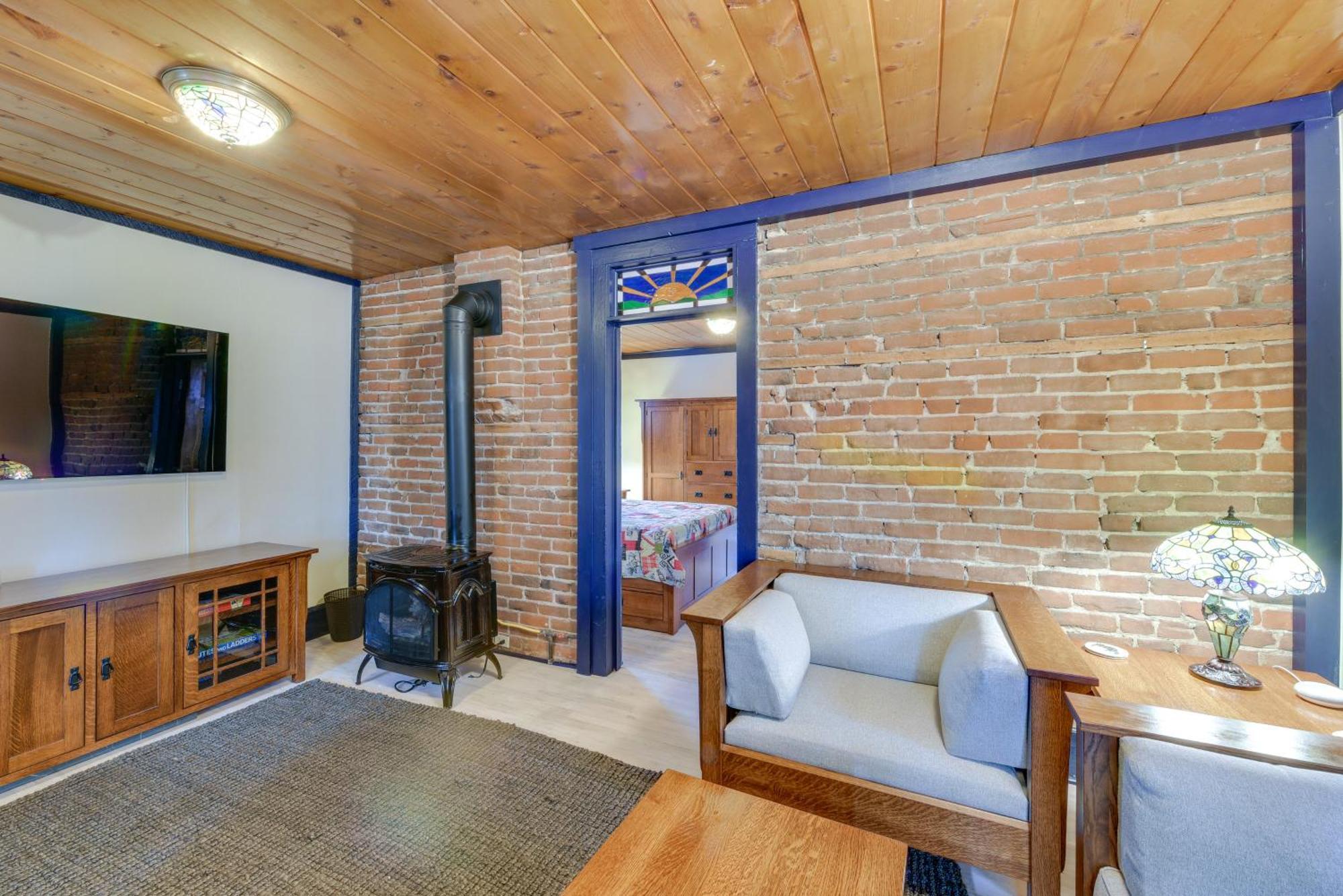 Downtown Salida Cottage With Fireplace And Yard! Bagian luar foto